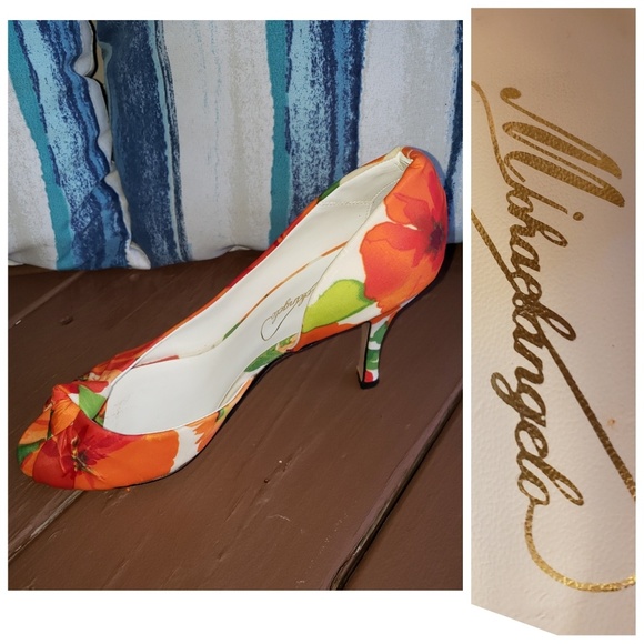 Michelangelo Shoes - Michelangelo Cosmo Orange Floral Peeptoe Pumps Bow